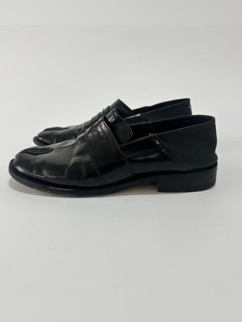 Maison Margiela Tabi Loafers – Size 35